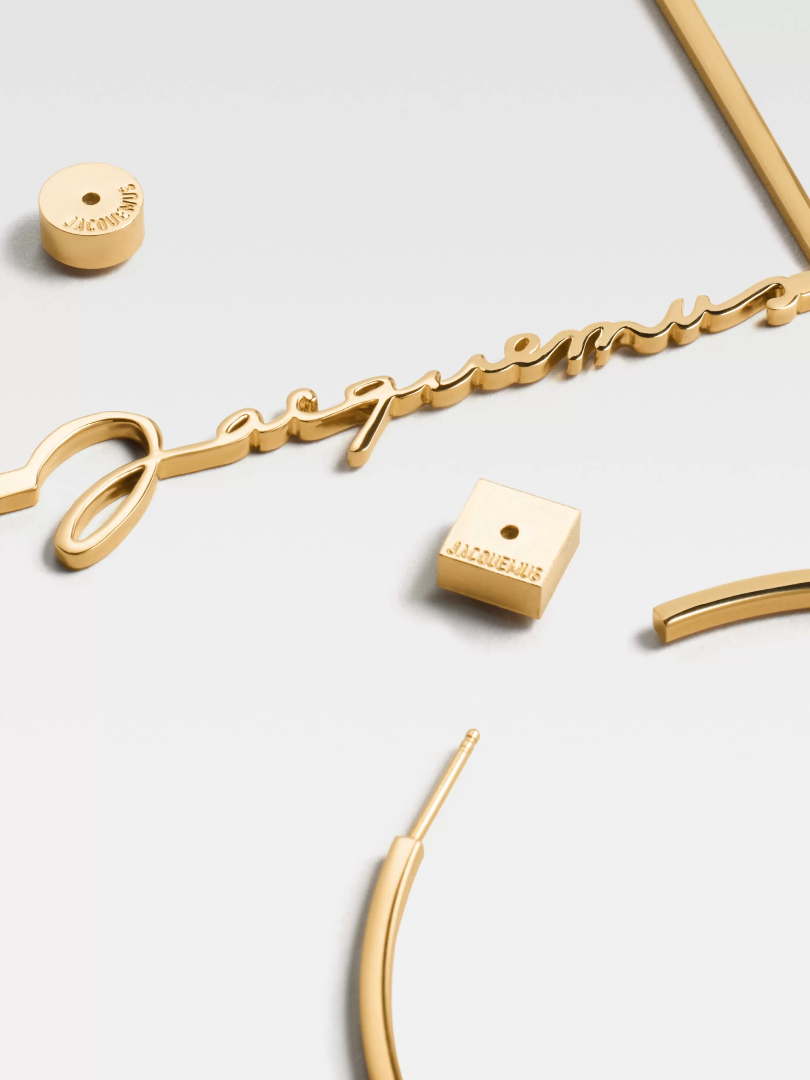 Femme Jacquemus Les créoles rond carré